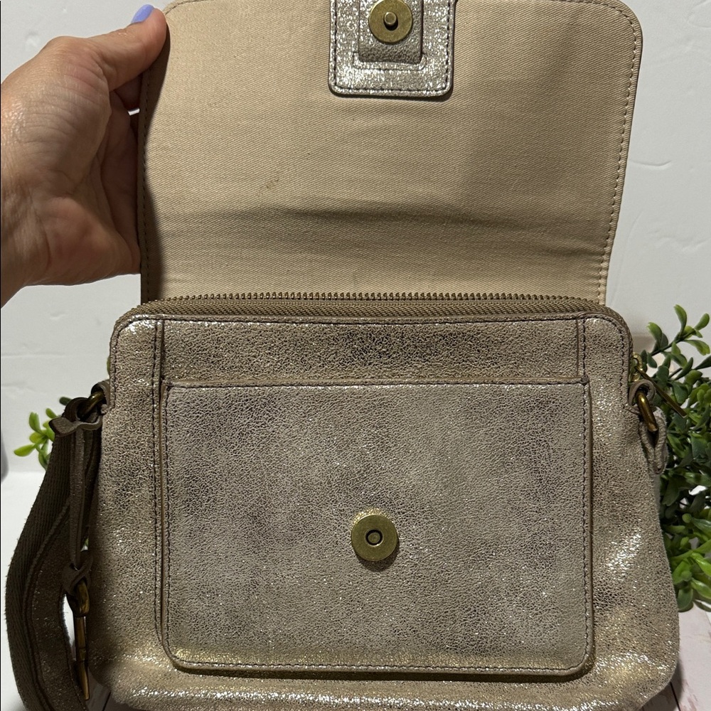 Fossil Elegant Metallic Shoulder Bag - Picture 4 of 11